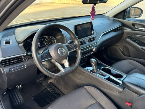 2021 Nissan Altima 2.5 SV