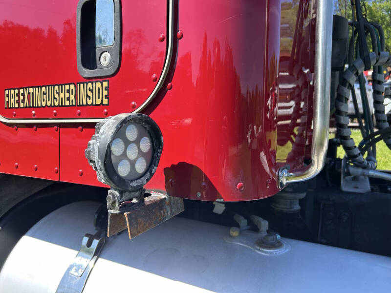 2015 Peterbilt 579 Sleeper Tractor
