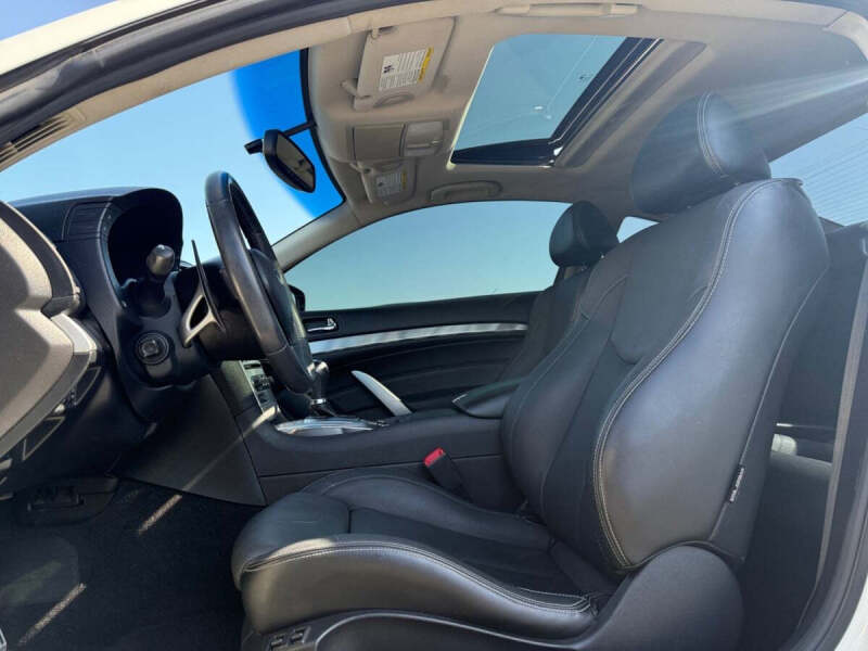 2015 Infiniti Q60 Coupe Journey