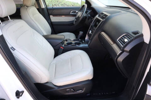 2017 Ford Explorer Platinum