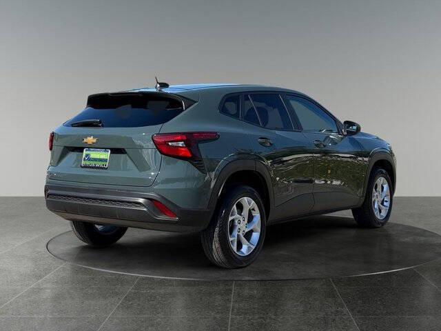 2025 Chevrolet Trax LS