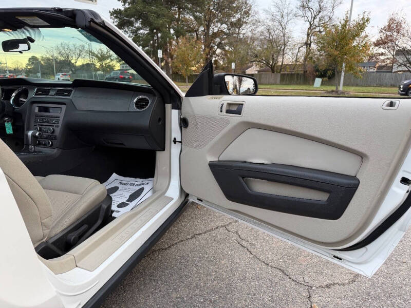 2010 Ford Mustang V6