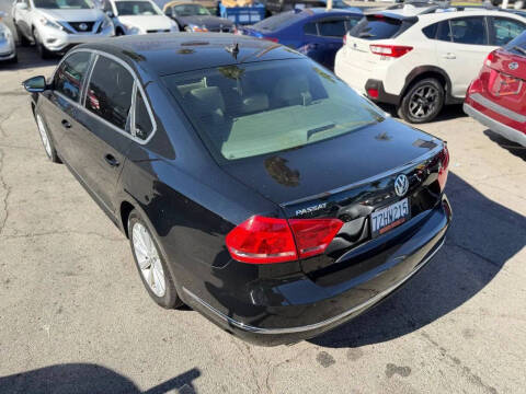 2012 Volkswagen Passat SEL Premium PZEV