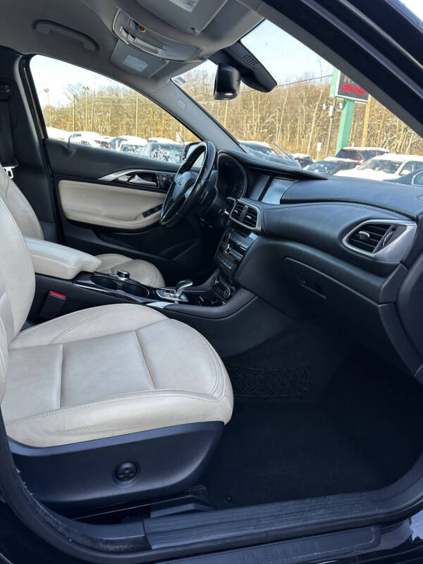 2017 Infiniti QX30 Premium