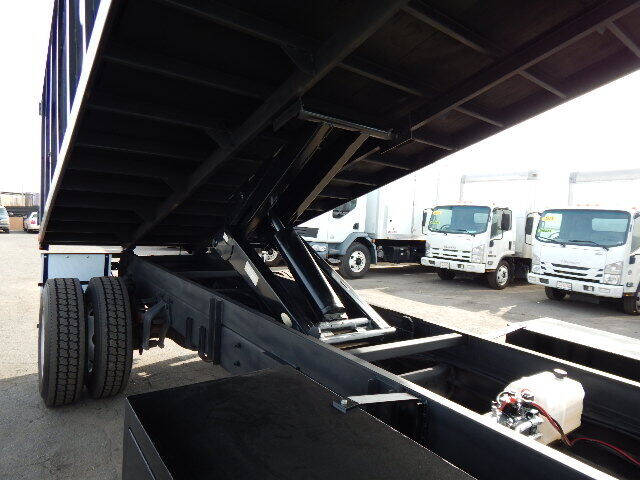 2015 Freightliner M2 106