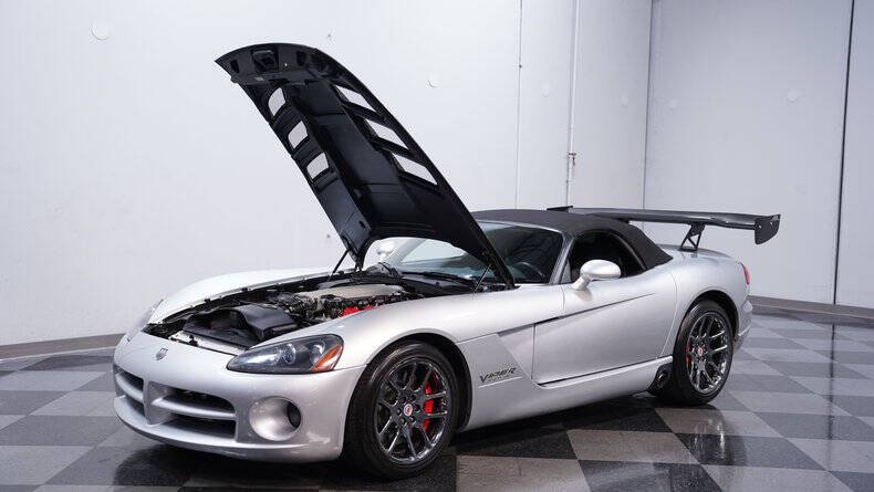 2005 Dodge Viper SRT-10