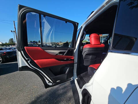 2022 Lexus LX 600 F SPORT Handling