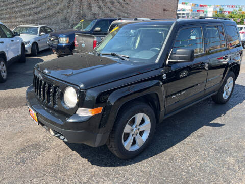 2013 Jeep Patriot for sale at RON'S AUTO SALES INC in Cicero IL