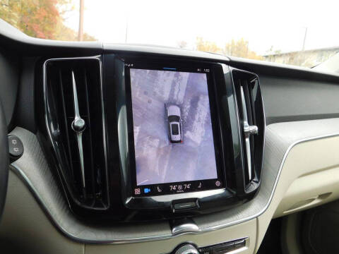 2024 Volvo XC60 B5 Plus Dark Theme