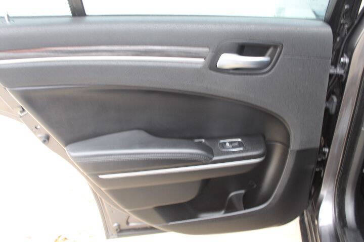 2019 Chrysler 300 Touring