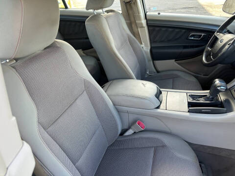 2010 Ford Taurus SEL