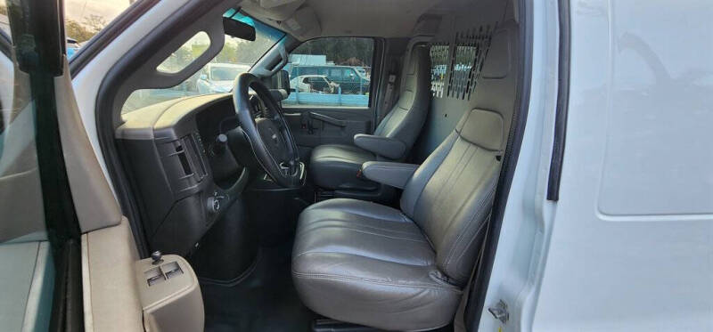 2016 GMC Savana 2500