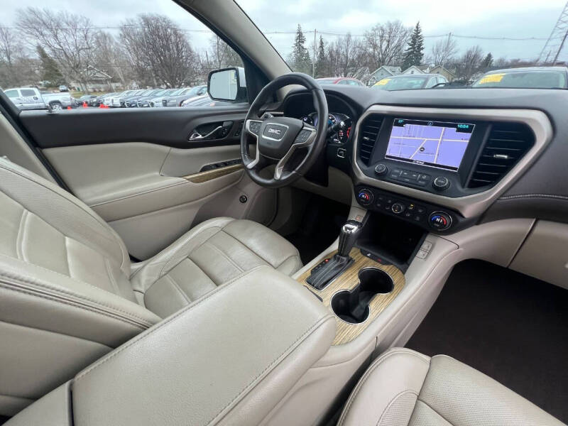 2017 GMC Acadia Denali