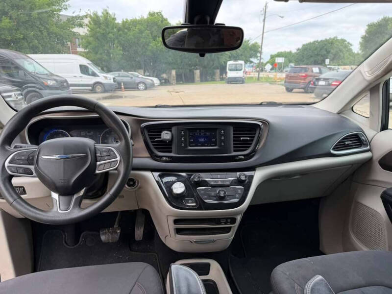 2017 Chrysler Pacifica LX
