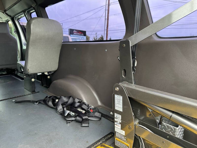 2012 Ford E-Series E-350 SD