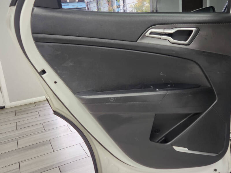 2023 Kia Sportage LX