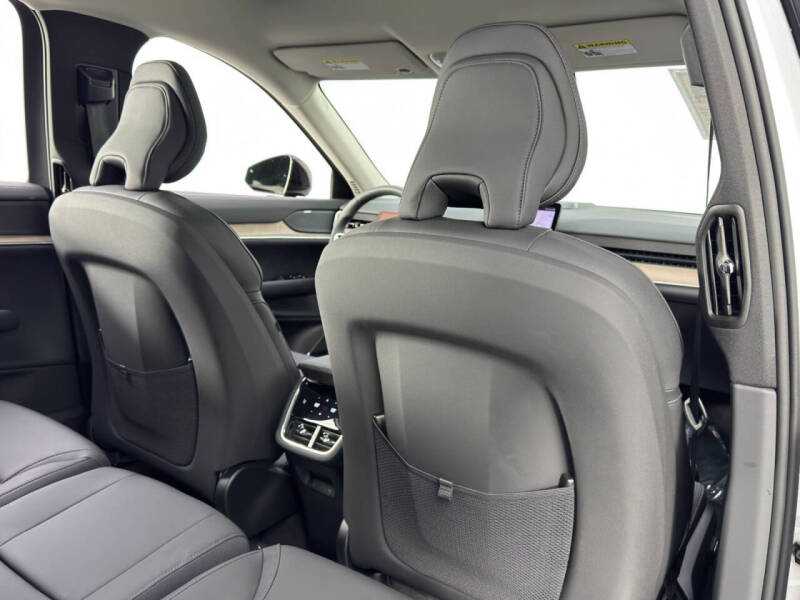 2025 Volvo EX90 Twin Plus 7P