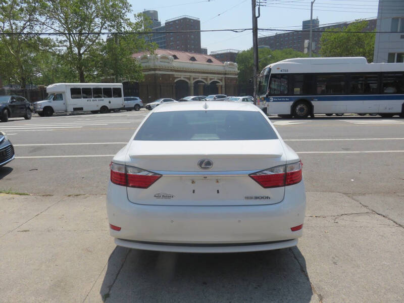 2015 Lexus ES 300h