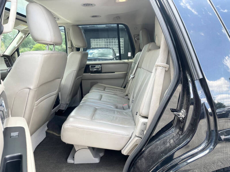 2017 Lincoln Navigator Select