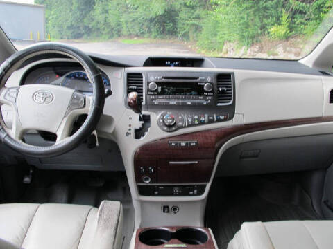 2011 Toyota Sienna