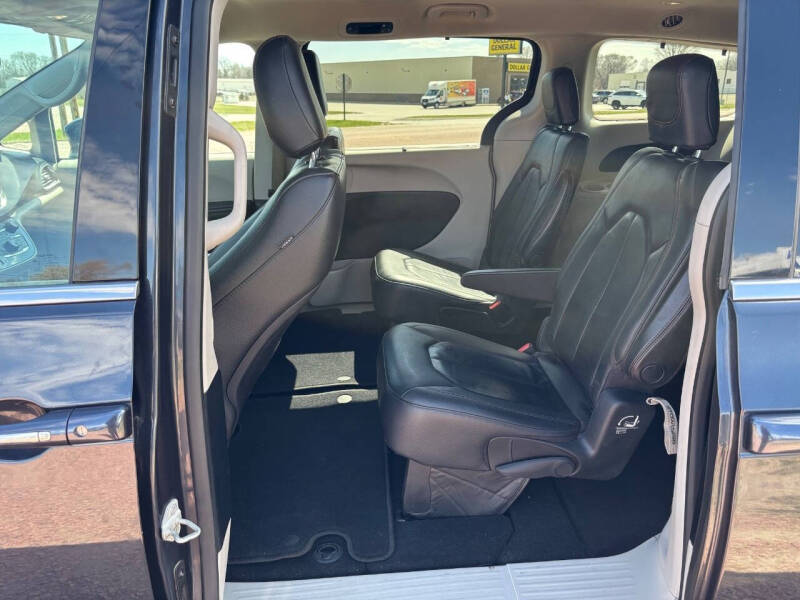 2020 Chrysler Pacifica Touring L