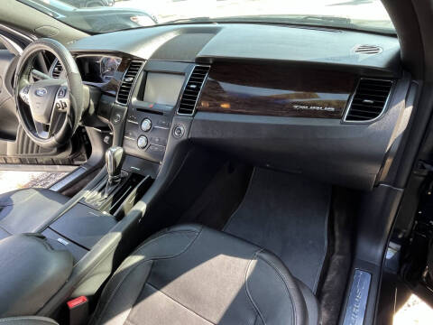 2015 Ford Taurus Limited