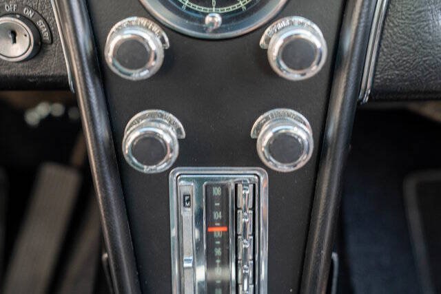 1967 Chevrolet Corvette 26