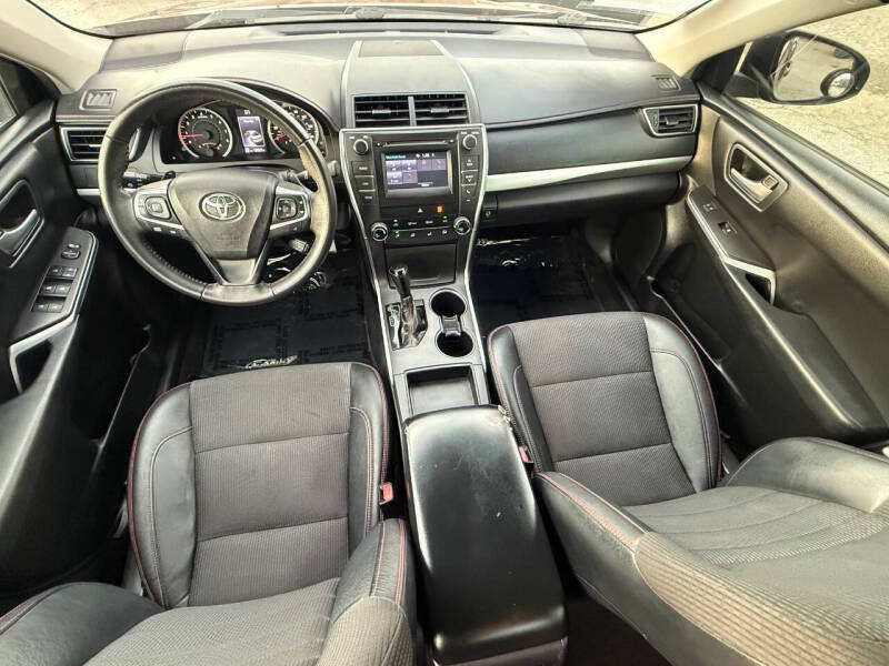 2017 Toyota Camry SE