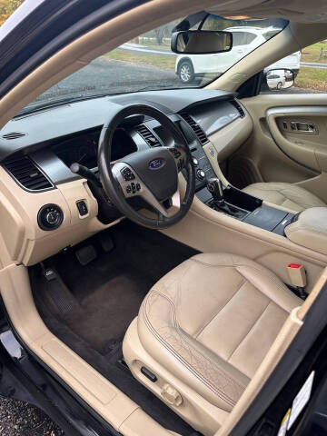 2017 Ford Taurus SEL