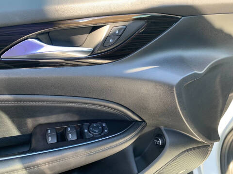 2019 Buick Regal TourX Essence