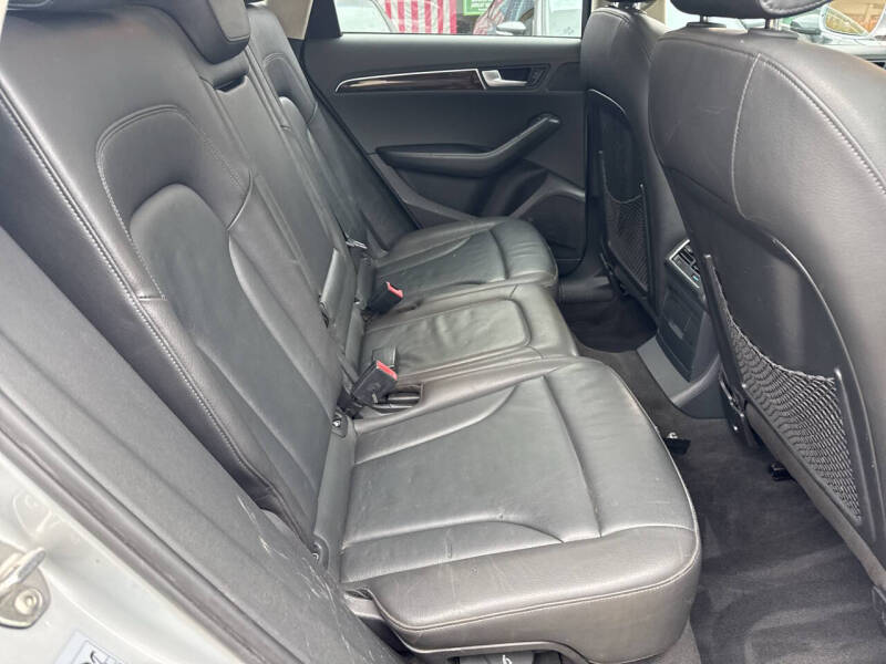 2011 Audi Q5 2.0T quattro Premium Plus