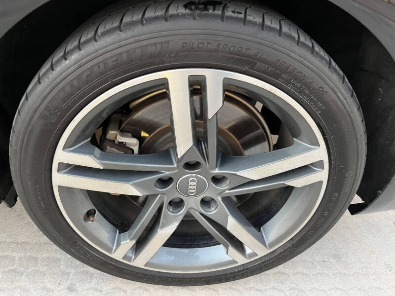 2017 Audi A4 2.0T quattro Prestige