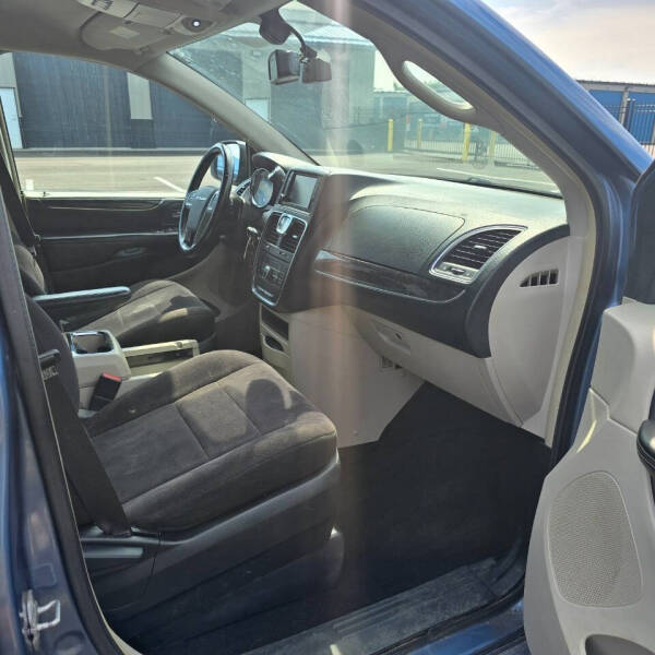 2011 Chrysler Town and Country Touring