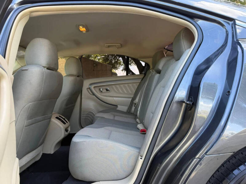 2017 Ford Taurus SEL