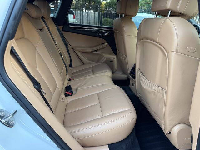 2017 Porsche Macan S