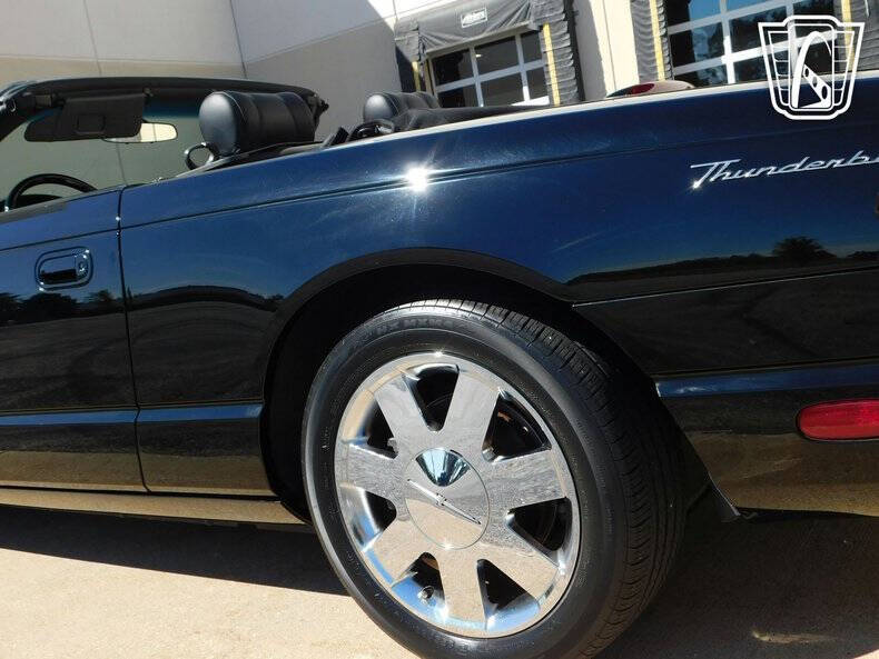 2002 Ford Thunderbird Deluxe