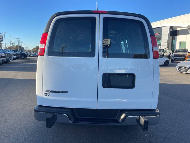 2023 Chevrolet Express 2500