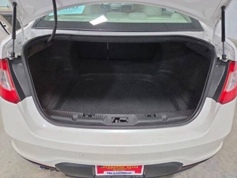 2011 Ford Taurus SEL