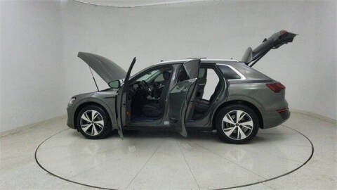 2024 Audi Q8 e-tron quattro Premium