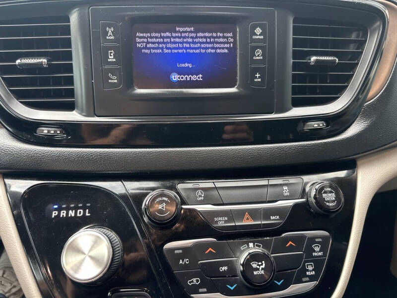 2017 Chrysler Pacifica LX