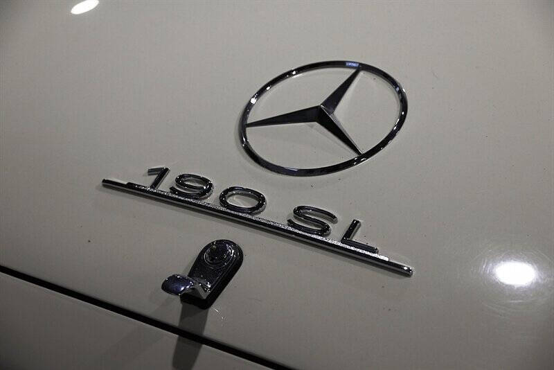 1961 Mercedes-Benz SL-Class 19