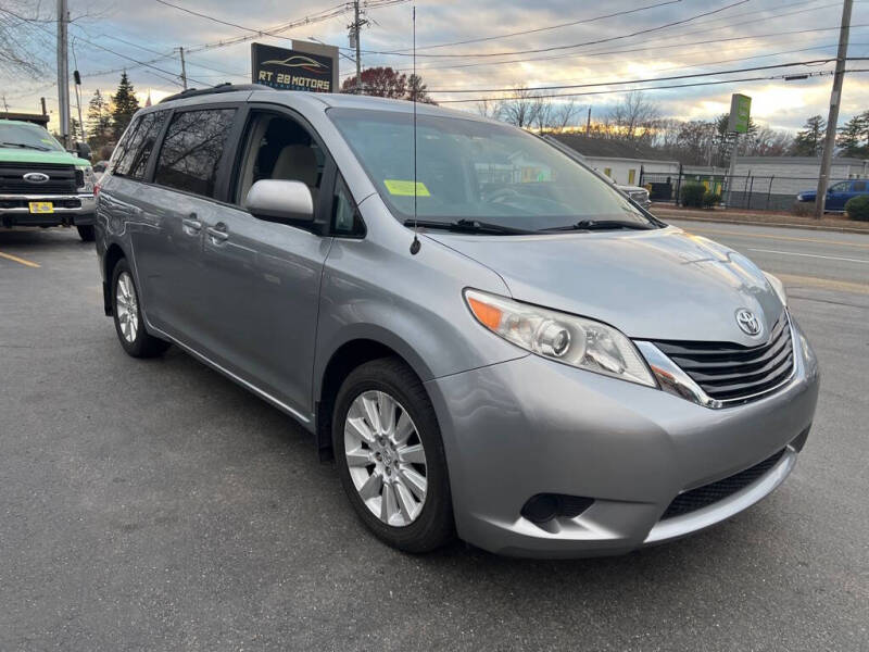 2013 Toyota Sienna LE 7-Passenger