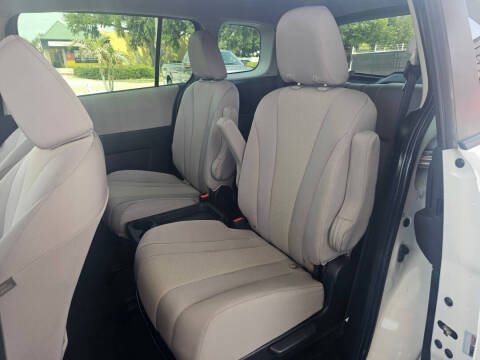 2014 Mazda MAZDA5 Sport