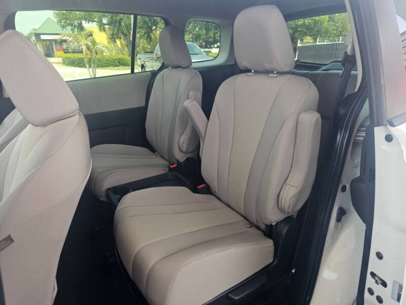 2014 Mazda MAZDA5 Sport