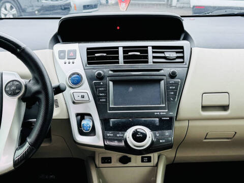 2012 Toyota Prius v Five