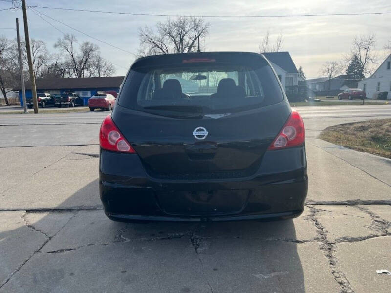 2010 Nissan Versa 1.8 S