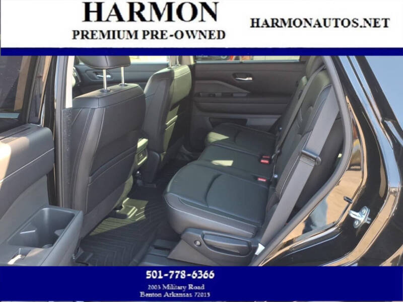 2024 Nissan Pathfinder SL