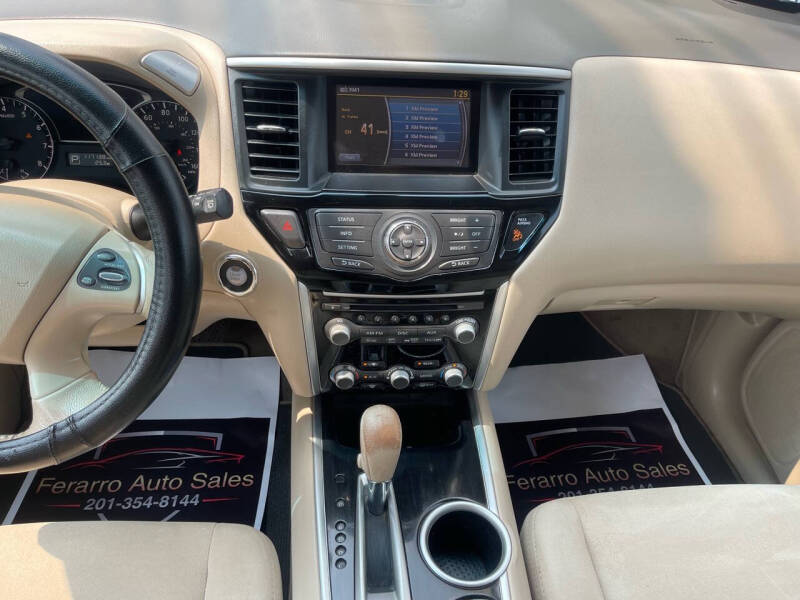 2015 Nissan Pathfinder SV