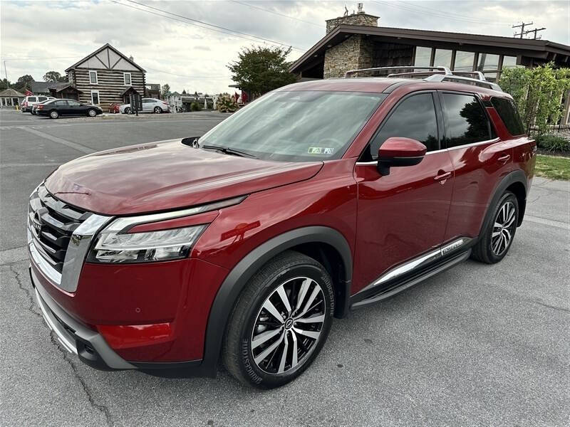 2023 Nissan Pathfinder Platinum