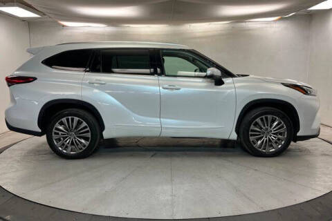 2023 Toyota Highlander Platinum